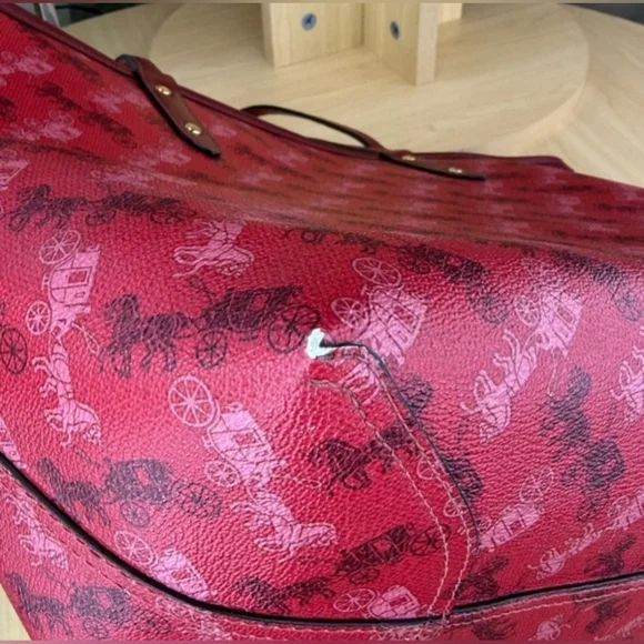 COACH- Reversible City ToteWith Horse and Carriage Print - Picture 10 of 11